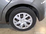  Toyota  Yaris TOYOTA  / 2017 / 5P / BERLINA 1.5 HYBRID BUSINESS #106