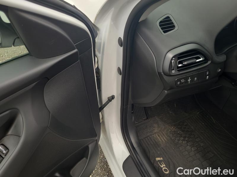  Hyundai  i30   kom.1.0TGDI 120 Smart #4