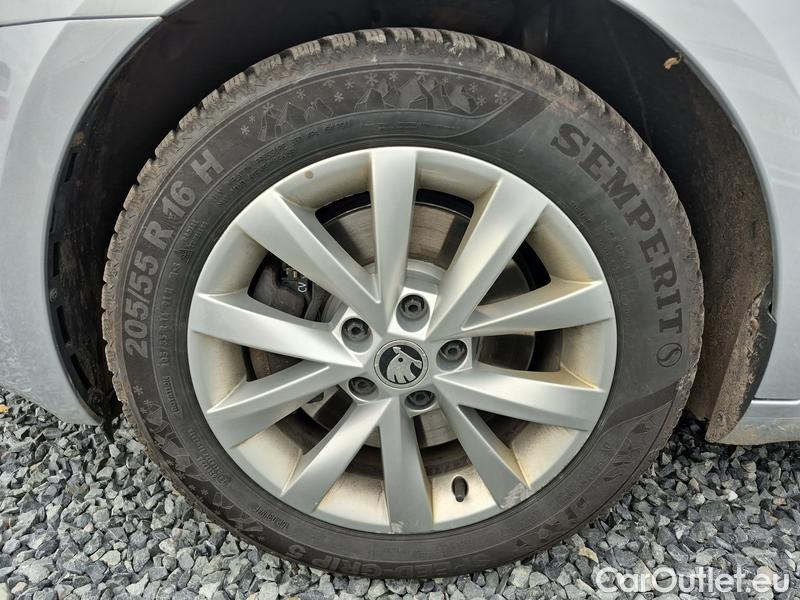  Skoda  Octavia  Combi  (5E5)(03.2017->) Octa.Com TDI 135 Style 4x4 AT #9