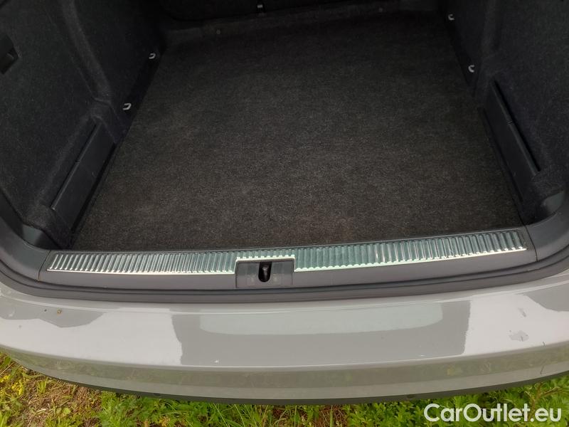  Skoda  Superb  Combi (3T5)(2010) Sup.C.FL2.0TDI 110 SLine AT #11