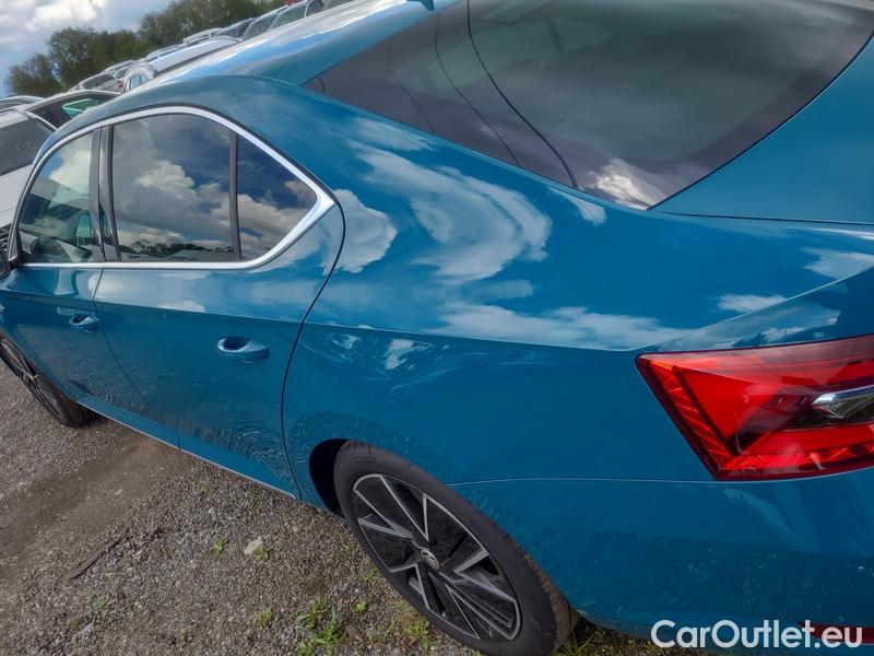  Skoda  Superb  2 (2008)  2.0TSI 206 L&K 4x4 AT #8
