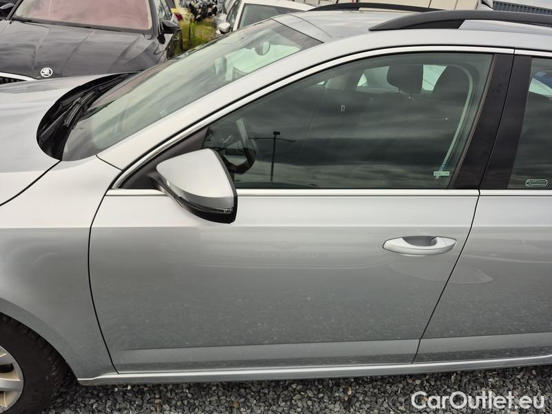  Skoda  Octavia  Combi  (5E5)(03.2017->) Octa.Com TDI 135 Style 4x4 AT #10