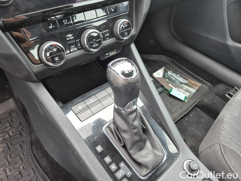  Skoda  Octavia  Combi  (5E5)(03.2017->) Octa.Com TDI 135 Style 4x4 AT #5
