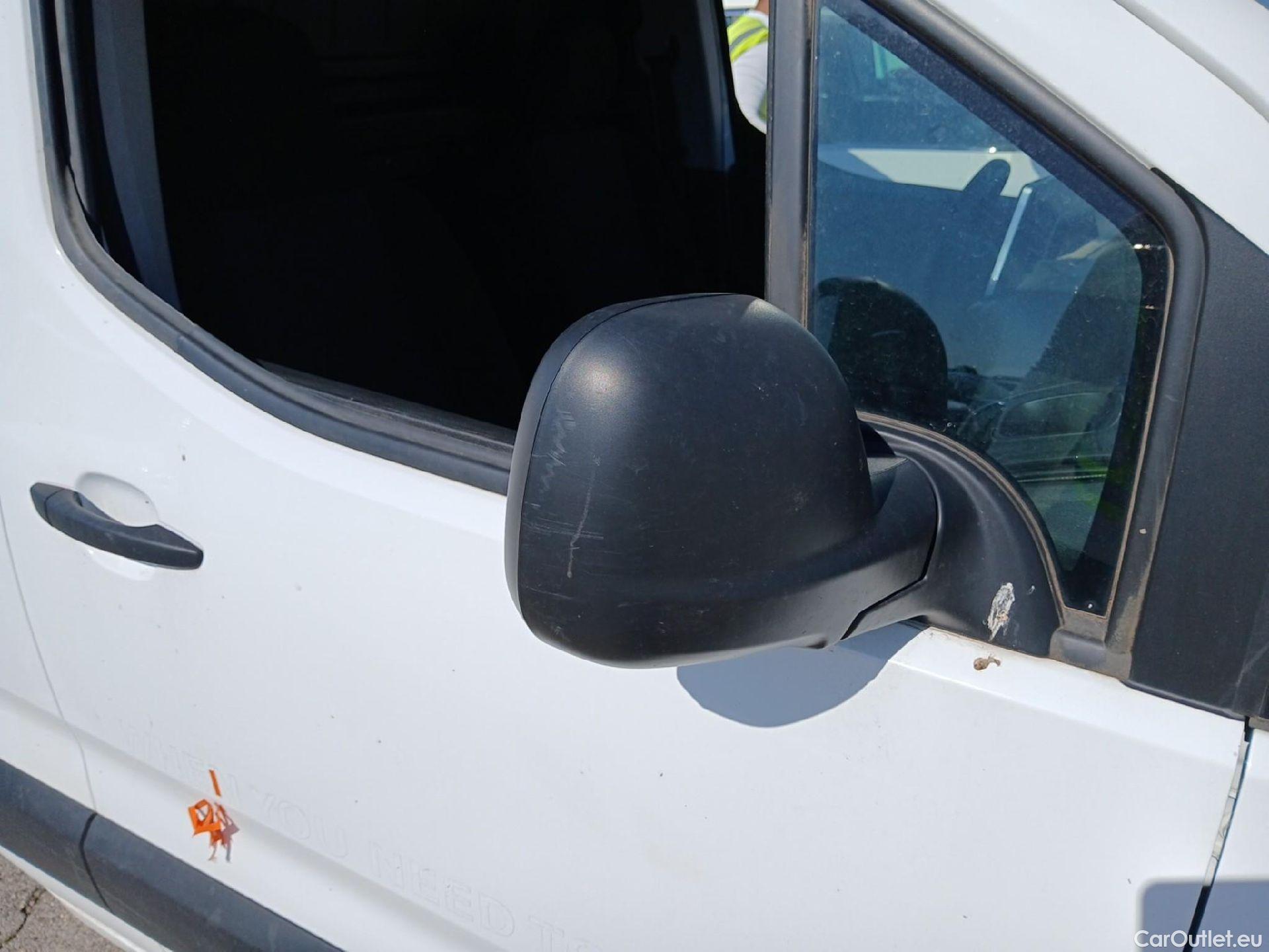  Citroen  Berlingo CITROEN  / 2018 / 3P / furgón derivado de turismo Talla M BlueHDi 100 CONTROL #37