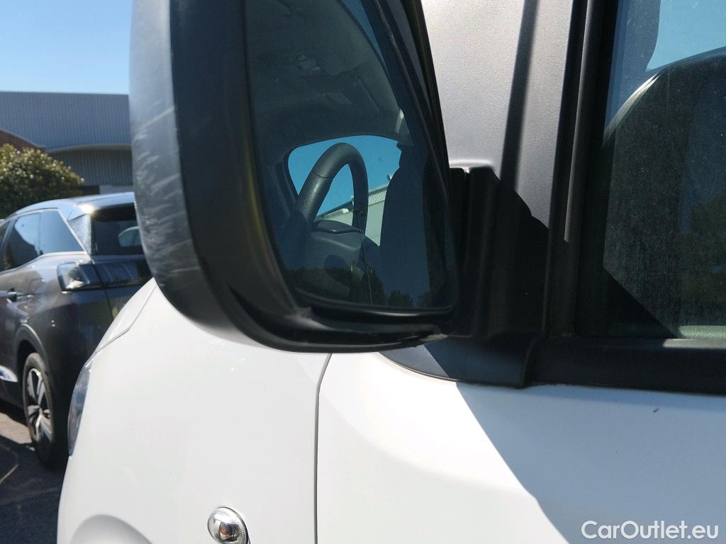  Toyota  Proace TOYOTA  / 2016 / 4P / furgón FU. MEDIO (L1) 2.0D 90kW COMFORT CARGA + #39