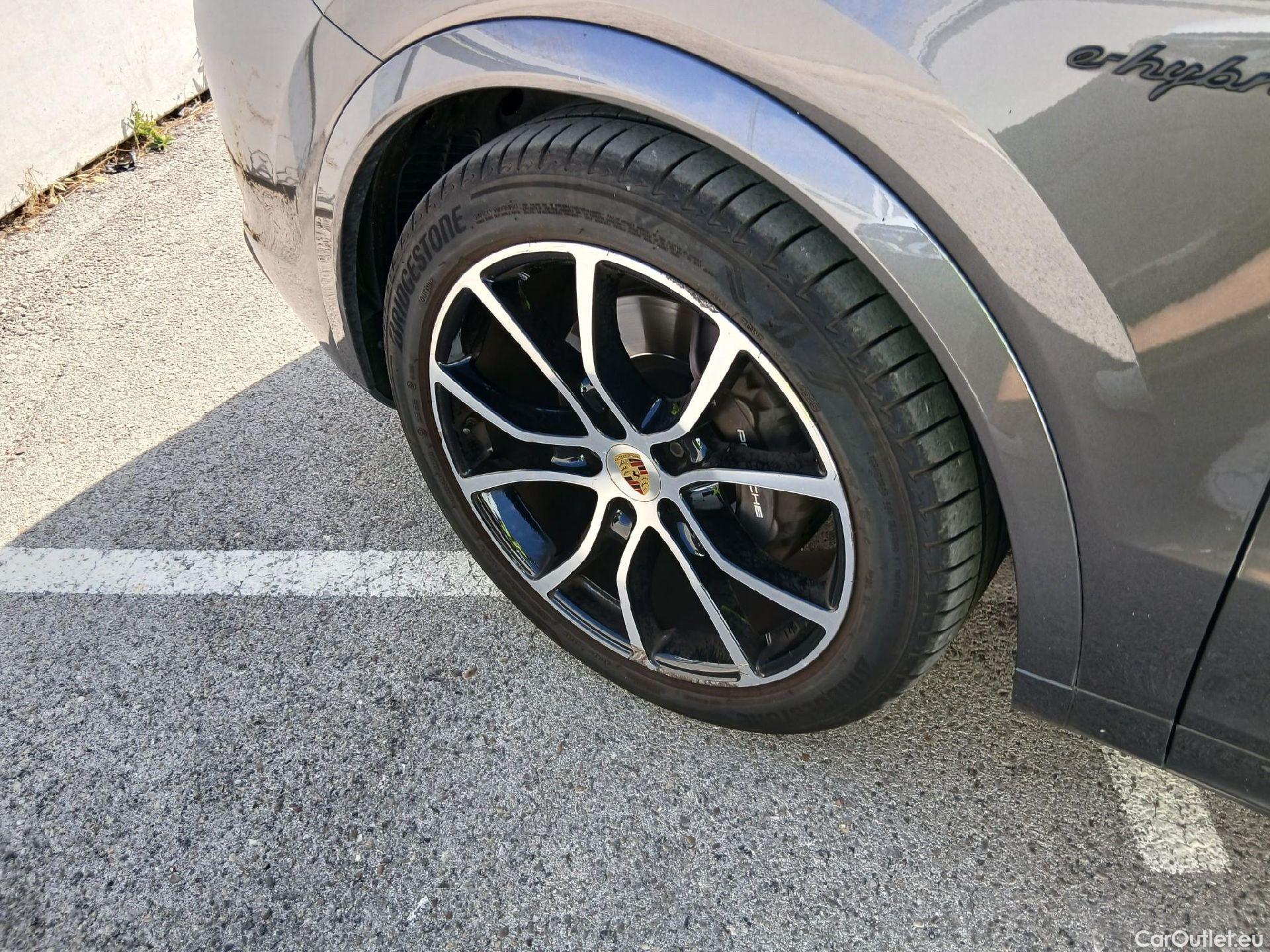  Porsche  Cayenne PORSCHE  / 2017 / 5P / todoterreno E-Hybrid #13