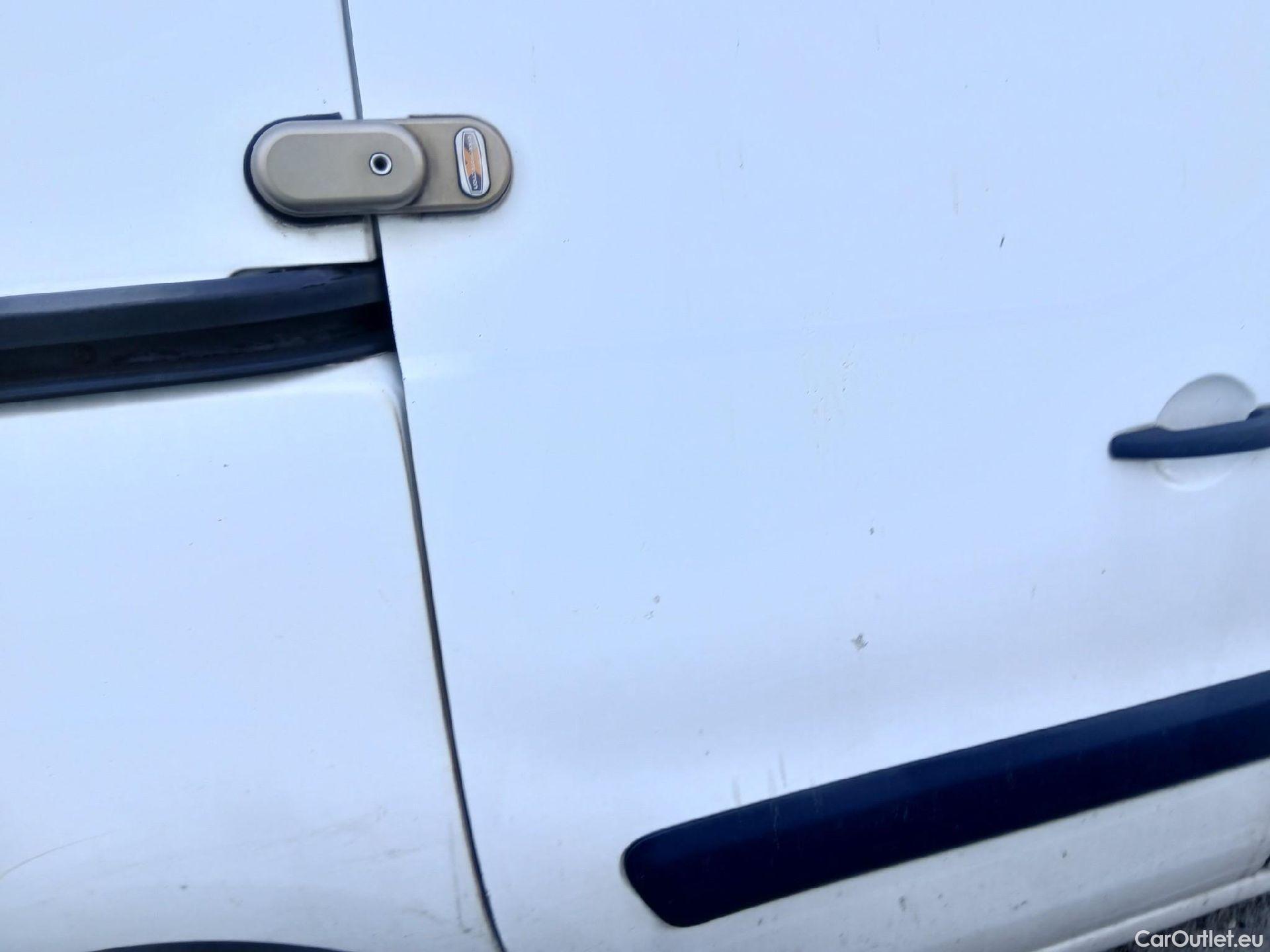  Citroen  Berlingo CITROEN  / 2015 / 3P / furgón derivado de turismo BlueHDi 74KW (100CV) #28