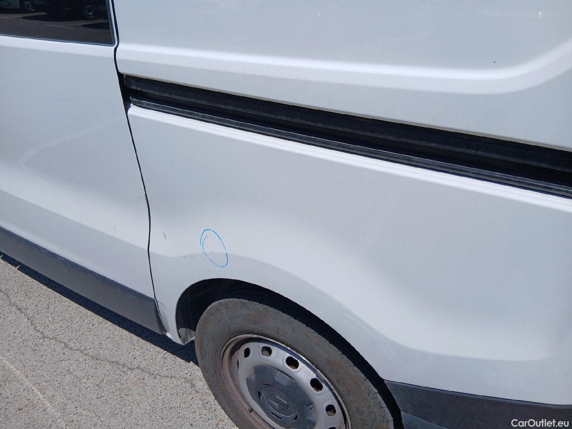  Renault  Trafic RENAULT  / 2019 / 4P / furgón Doble Cabina 27 L1 Energy BluedCi 88 kW #19