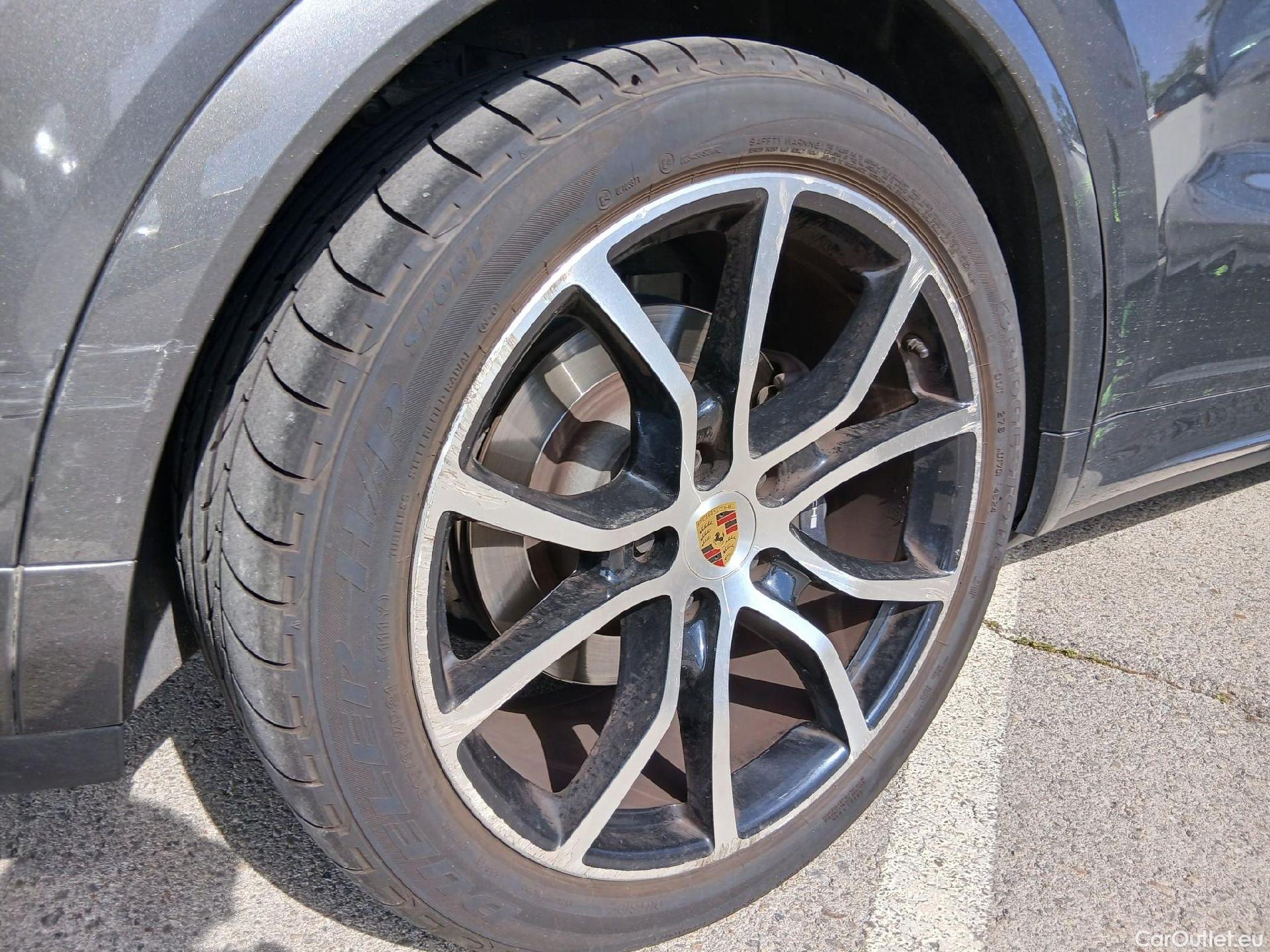  Porsche  Cayenne PORSCHE  / 2017 / 5P / todoterreno E-Hybrid #46