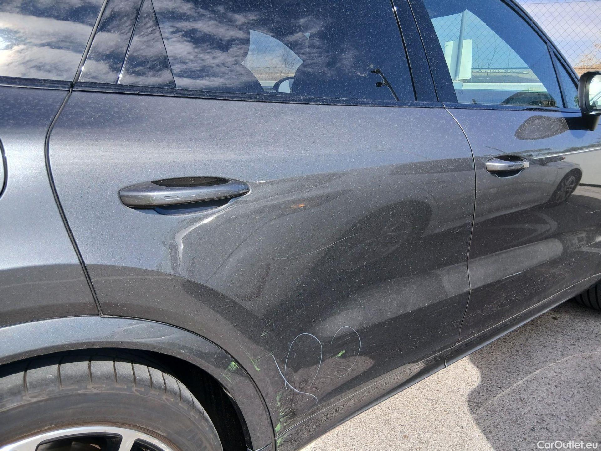 Porsche  Cayenne PORSCHE  / 2017 / 5P / todoterreno E-Hybrid #48