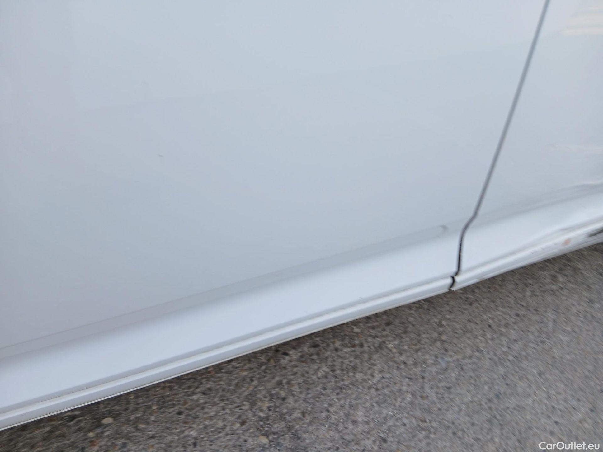  Volkswagen  Passat VOLKSWAGEN  / 2019 / 5P / familiar Variant Executive 2.0 TDI 110kW DSG #8