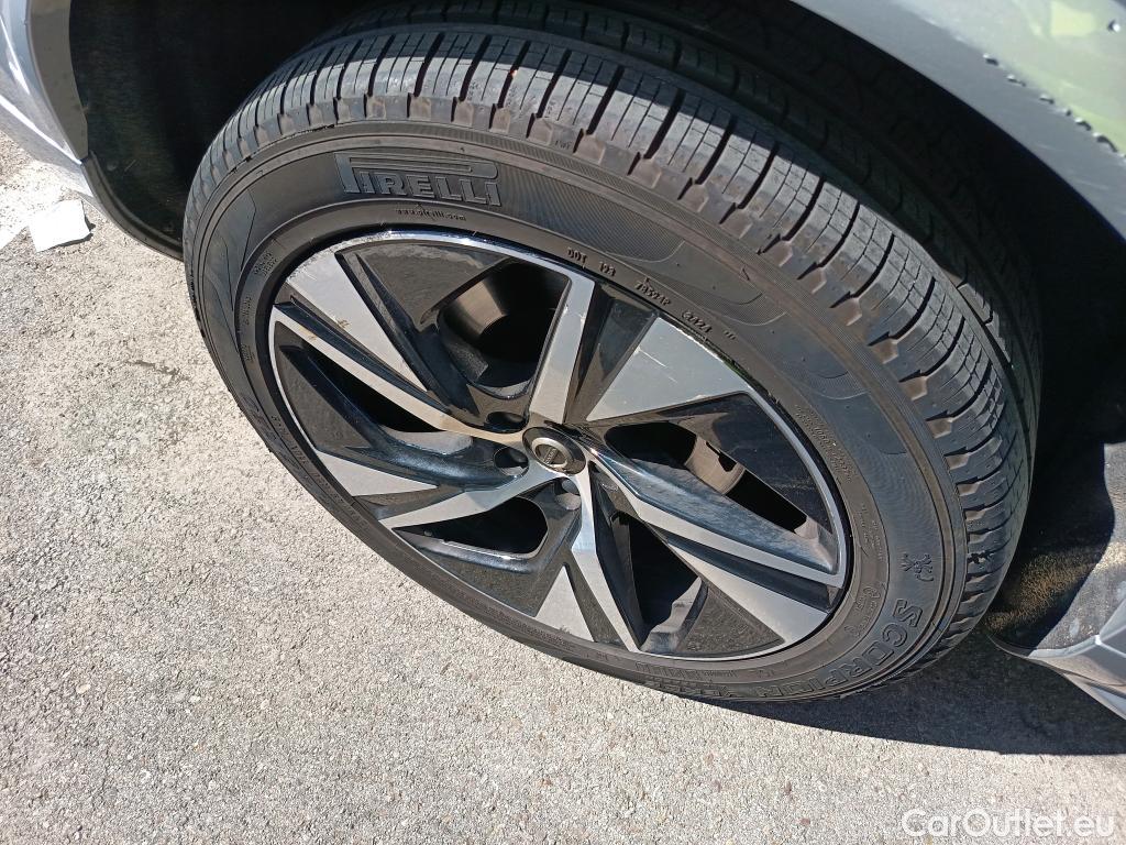  Volvo  XC90 VOLVO  / 2019 / 5P / todoterreno 2.0 B5 D AWD R-Design Auto (AC2) #9