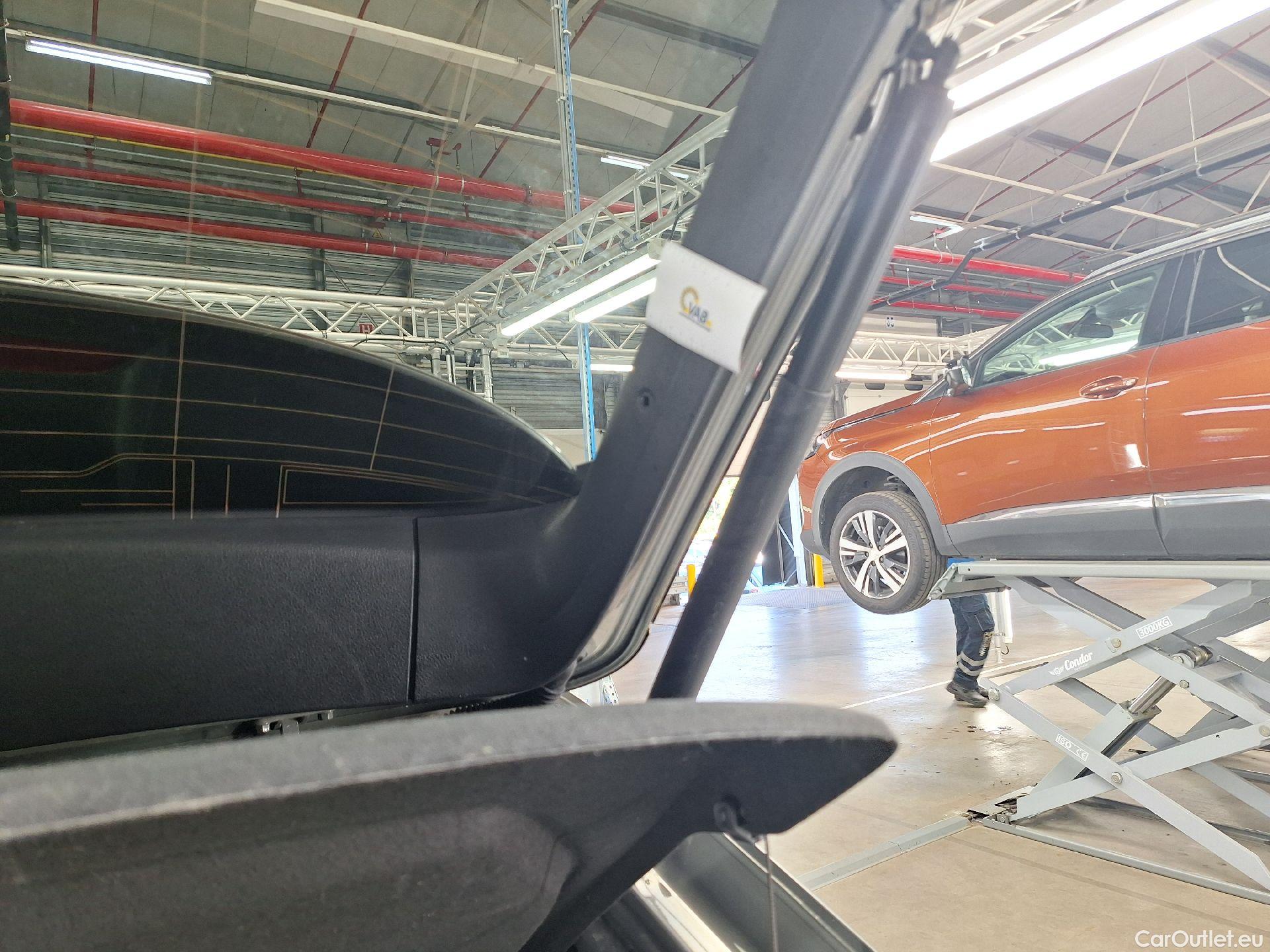  Audi  Q3 Audi,  SB '19 PHEV, Audi  Sportback 45 TFSI e S tronic S Line 5d #1