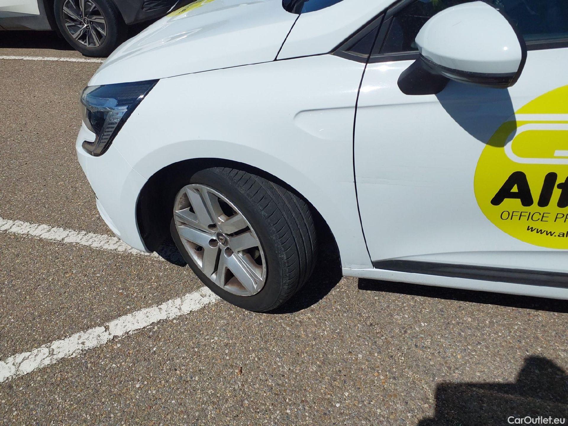  Renault  Clio RENAULT  / 2019 / 5P / berlina con portón Intens TCe 67 kW (91CV) (AC) #6