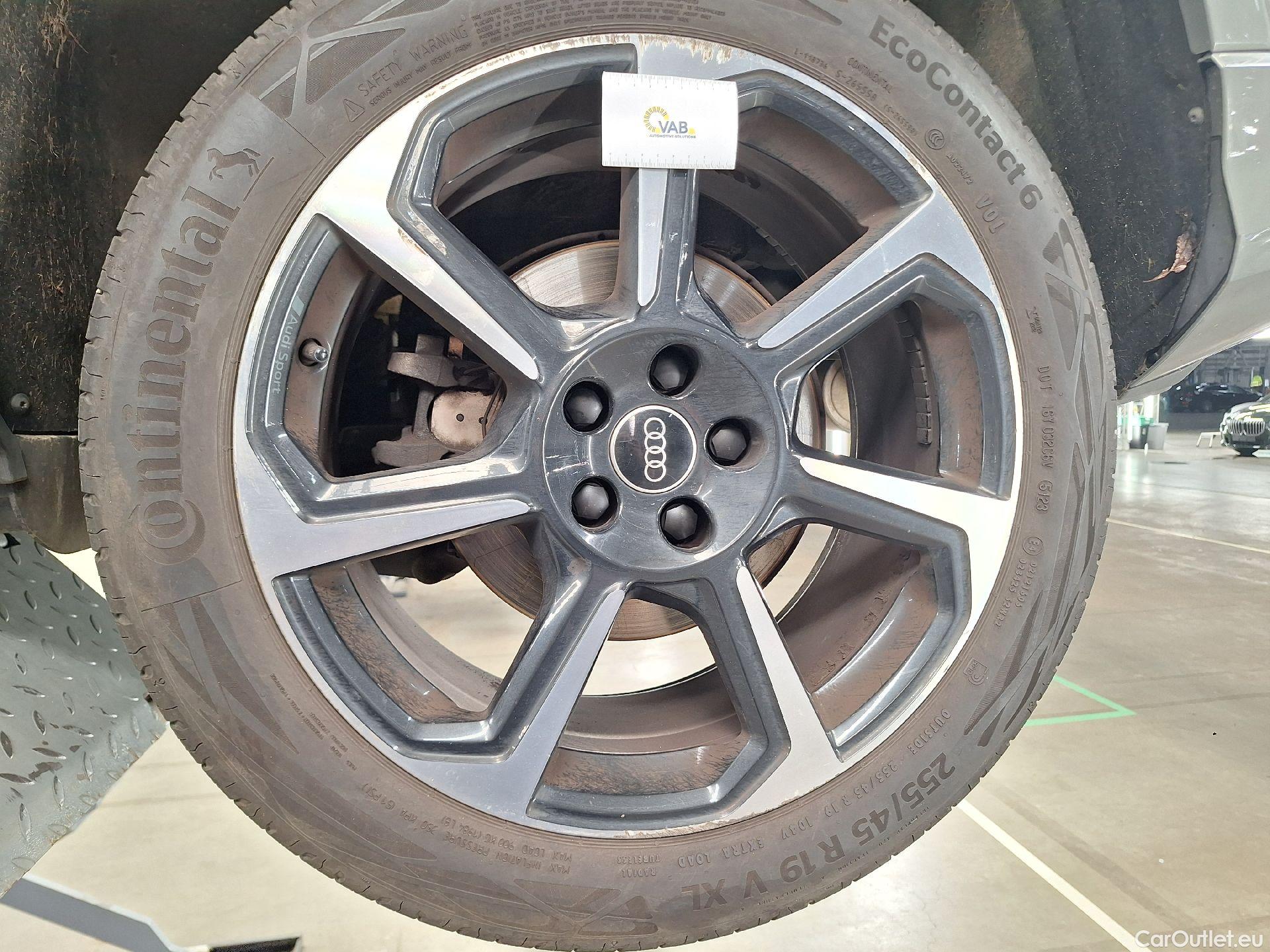  Audi  Q3 Audi,  SB '19 PHEV, Audi  Sportback 45 TFSI e S tronic S Line 5d #23