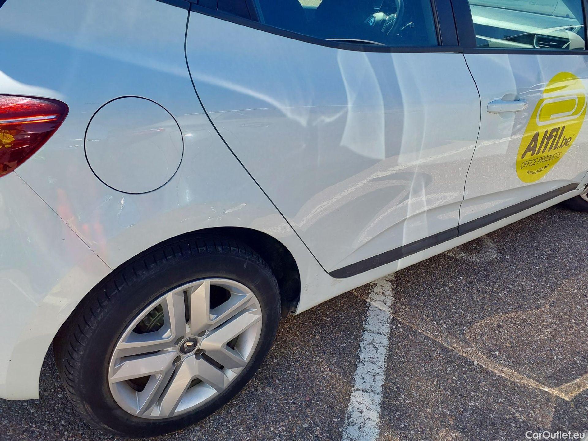  Renault  Clio RENAULT  / 2019 / 5P / berlina con portón Intens TCe 67 kW (91CV) (AC) #19