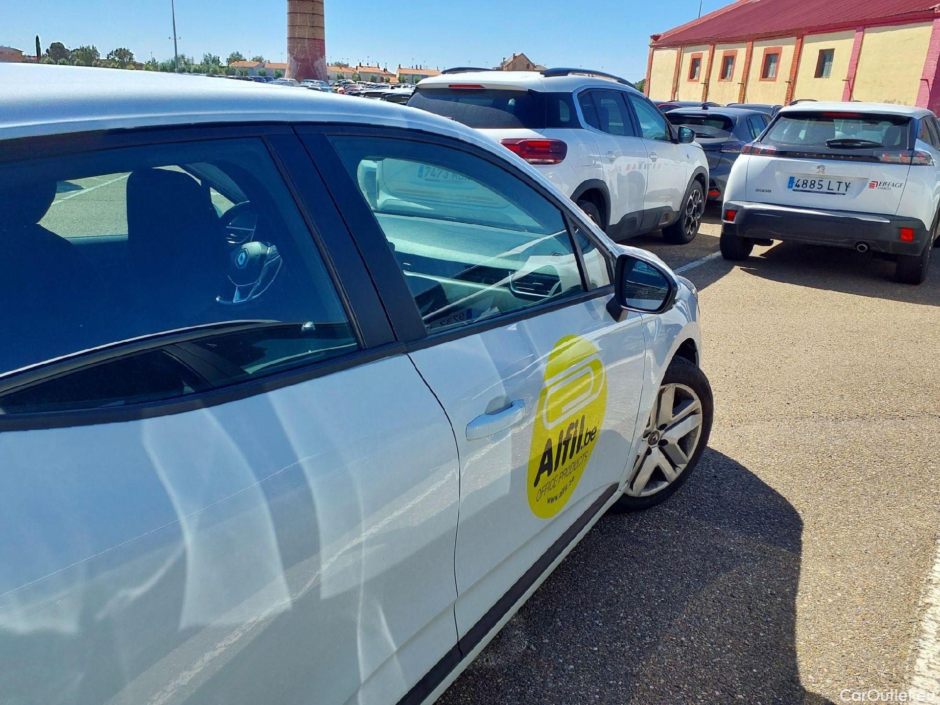  Renault  Clio RENAULT  / 2019 / 5P / berlina con portón Intens TCe 67 kW (91CV) (AC) #21