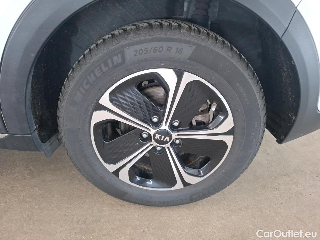 KIA  XCeed KIA  2019 5P Crossover 16 GDI ISG ISG PHEV ACTIVE BUS DCT6 #70