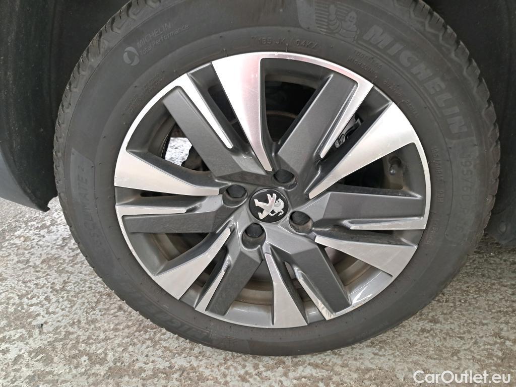  Peugeot  2008  Allure Business 1.2 PureTech 110CV BVA6 E6 #16