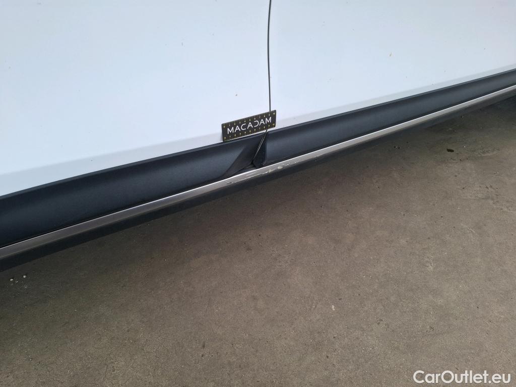  KIA  XCeed KIA  2019 5P Crossover 16 GDI ISG ISG PHEV ACTIVE BUS DCT6 #5