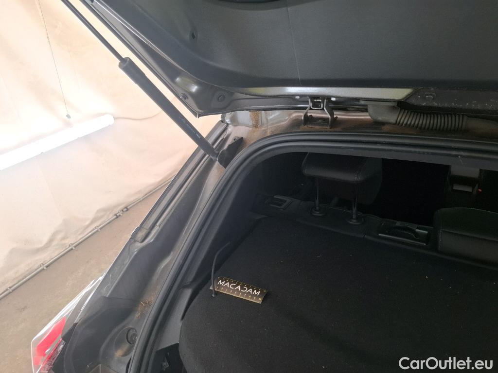  Peugeot  2008 PEUGEOT  / 2019 / 5P / Crossover PureTech 130 S&S EAT8 GT PACK #51