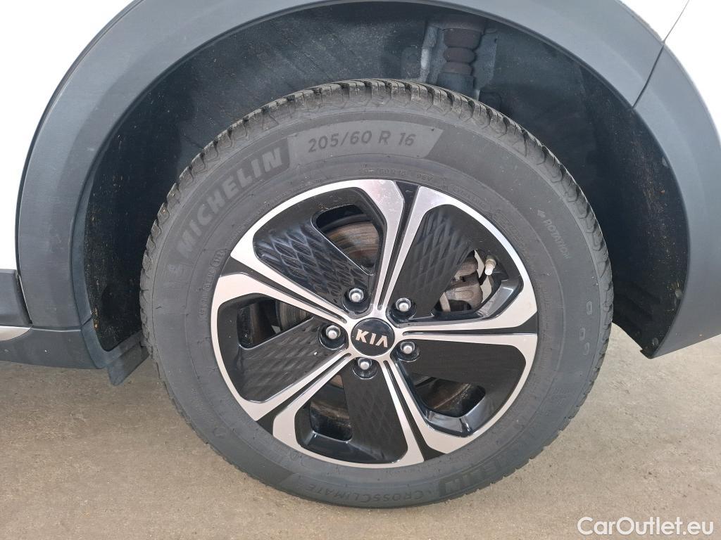  KIA  XCeed KIA  2019 5P Crossover 16 GDI ISG ISG PHEV ACTIVE BUS DCT6 #71