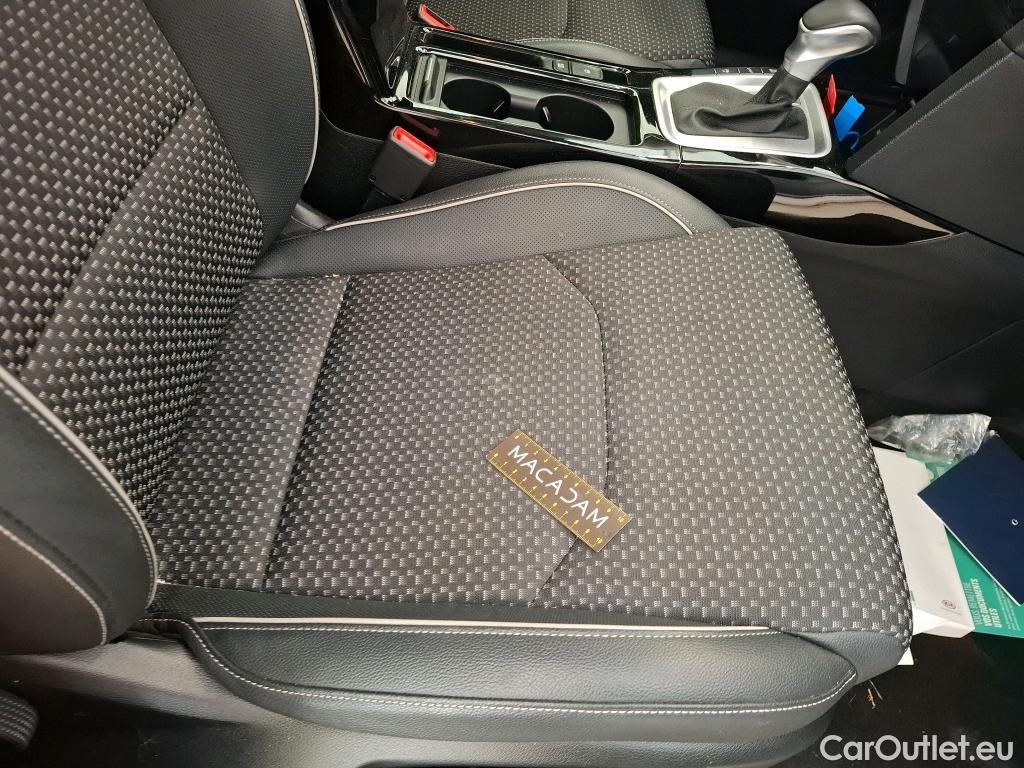  KIA  XCeed KIA  2019 5P Crossover 16 GDI ISG ISG PHEV ACTIVE BUS DCT6 #74