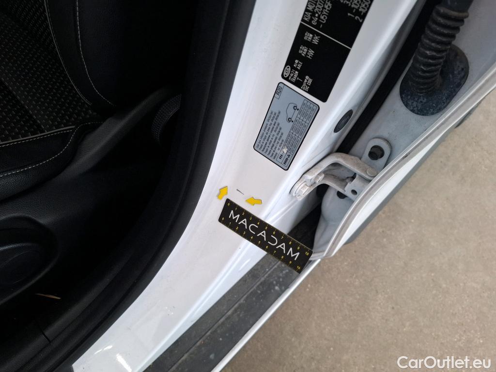  KIA  XCeed KIA  2019 5P Crossover 16 GDI ISG ISG PHEV ACTIVE BUS DCT6 #85