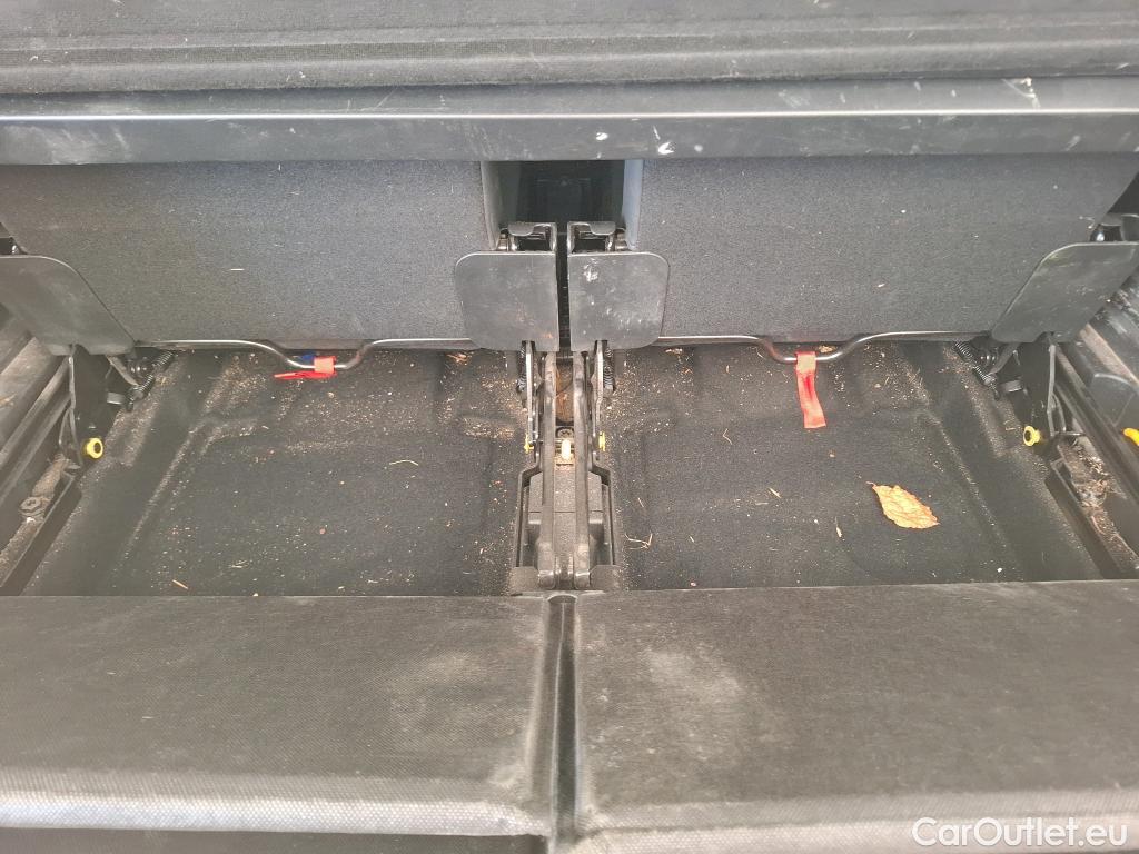  Peugeot  5008  Allure Pack 1.2 PureTech 130CV BVA8 7 Sieges E6d #20