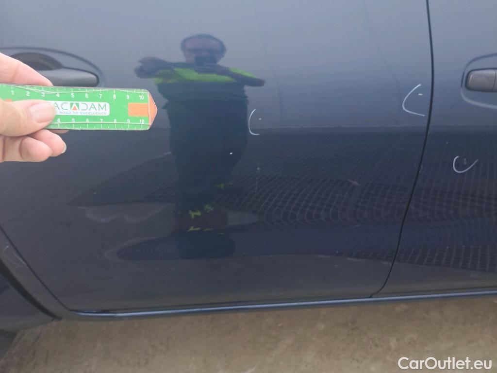  Nissan  Navara NISSAN  / 2015 / 4P / pickup D. Cab. 2.3dCi 120kW(160CV) Acenta BDif #35