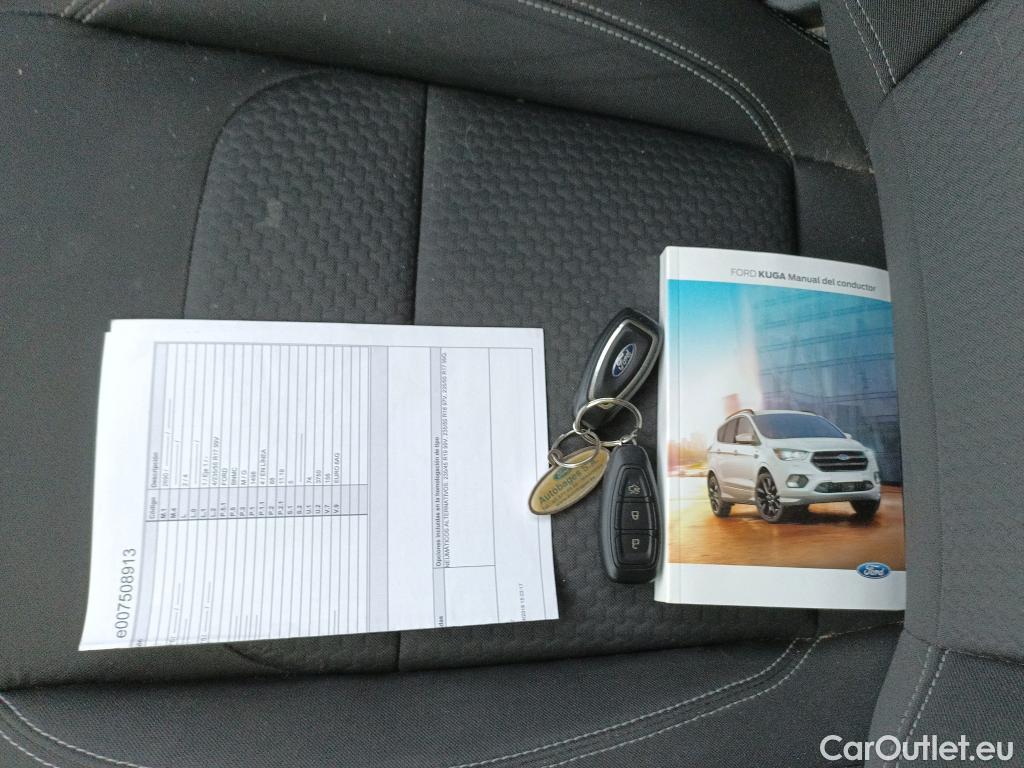  Ford  Kuga FORD  / 2016 / 5P / todoterreno 1.5 EcoBoost 88kW 4x2 Trend+ (CX) #19