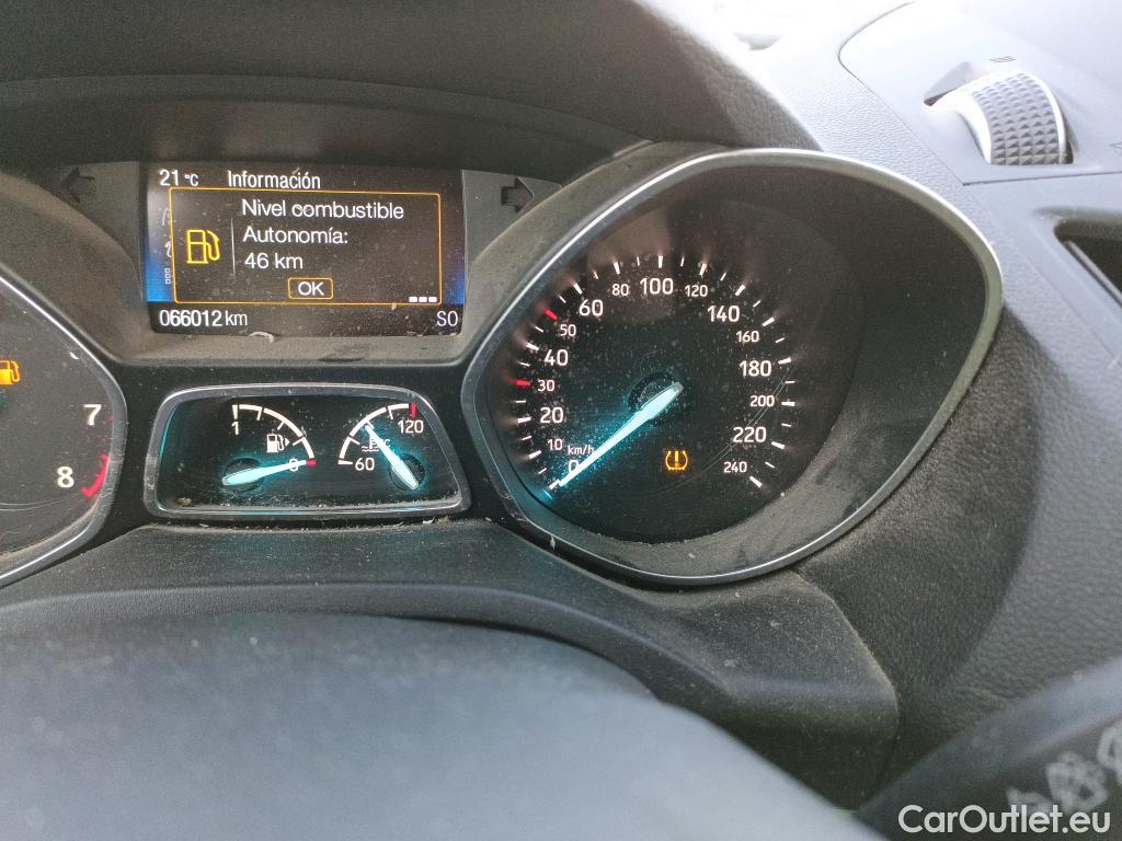  Ford  Kuga FORD  / 2016 / 5P / todoterreno 1.5 EcoBoost 88kW 4x2 Trend+ (CX) #25
