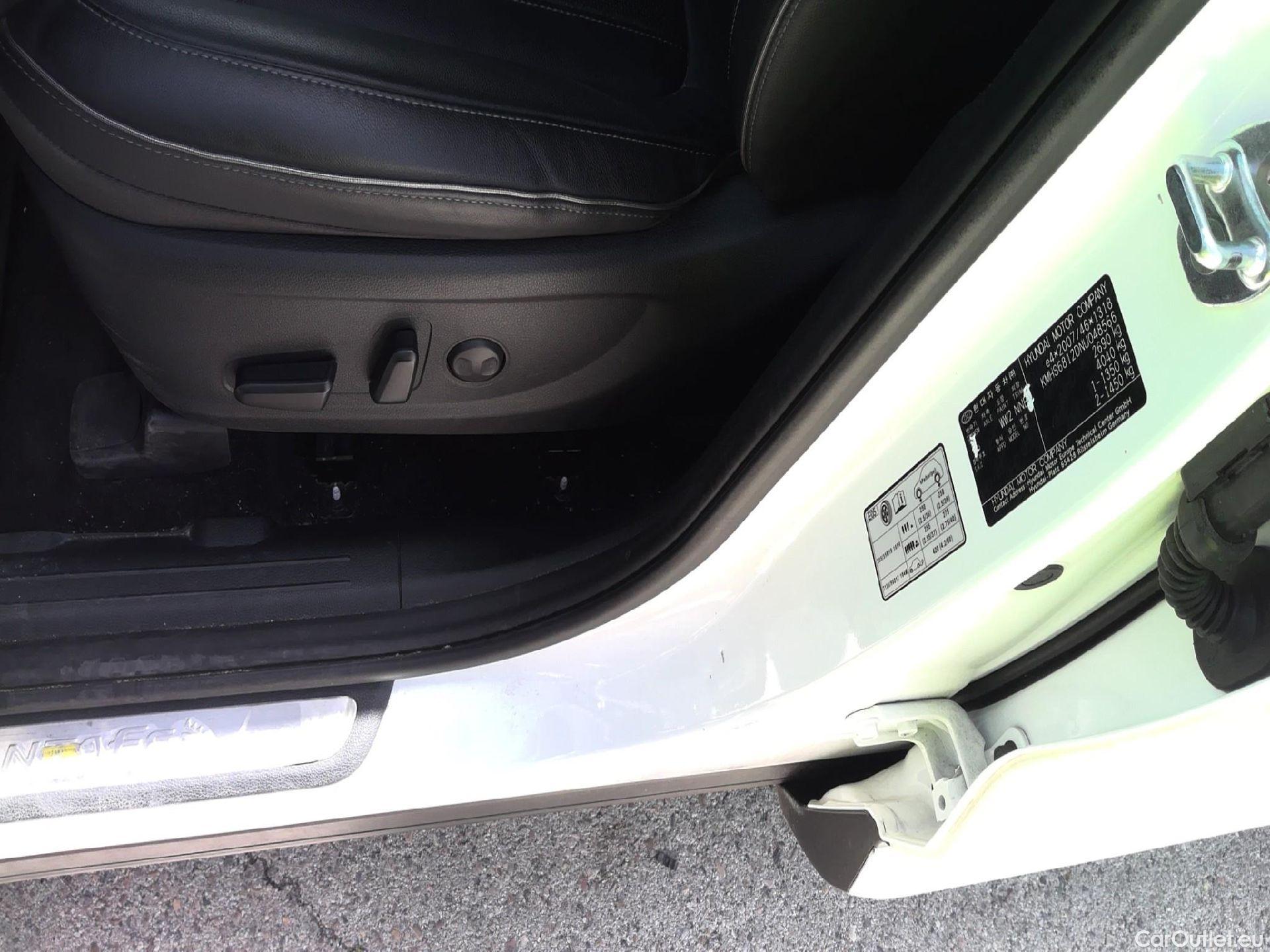  Hyundai  Santa Fe HYUNDAI  / 2021 / 5P / todoterreno 1.6 TGDi PHEV Maxx Auto 4x4 #30