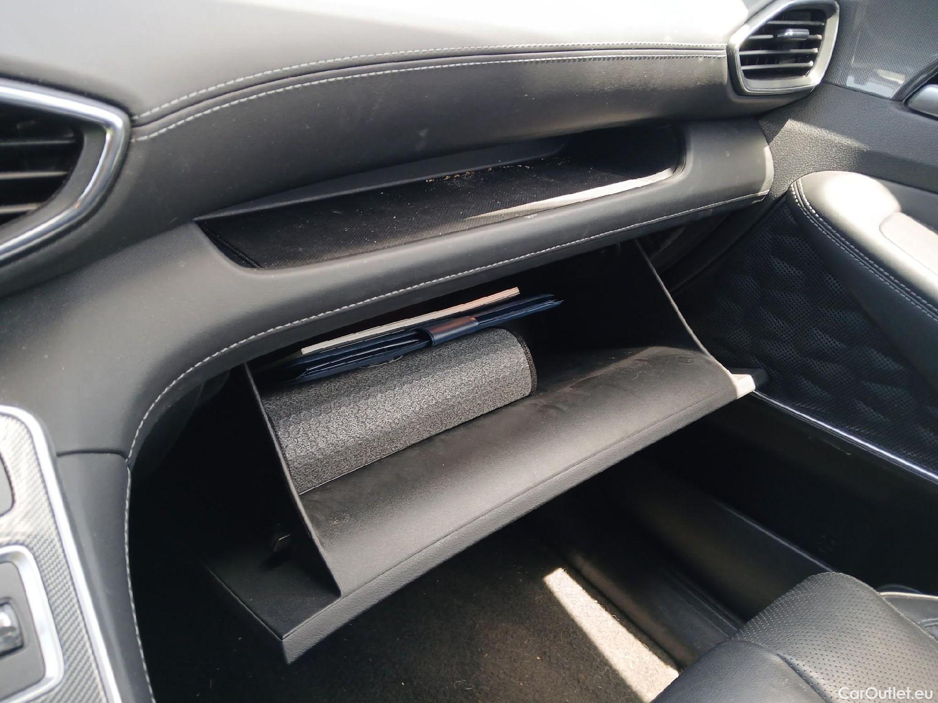  Hyundai  Santa Fe HYUNDAI  / 2021 / 5P / todoterreno 1.6 TGDi PHEV Maxx Auto 4x4 #1