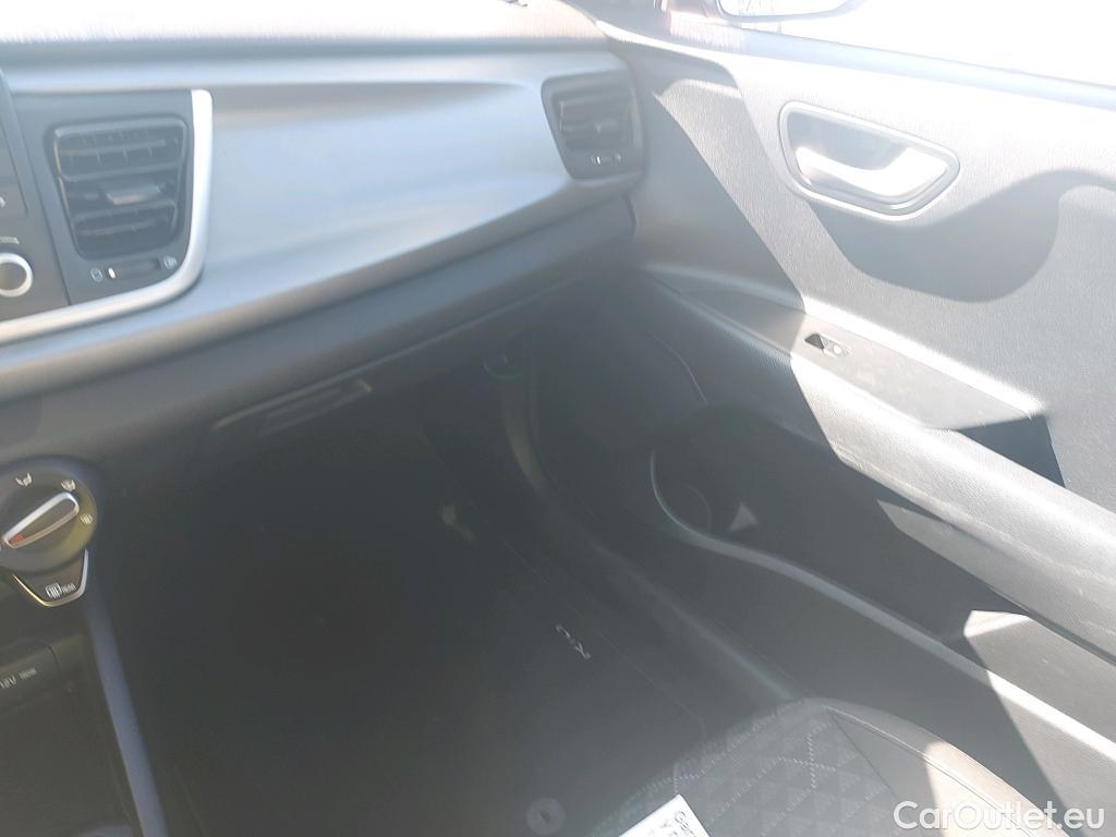  KIA  Rio KIA  / 2020 / 5P / berlina con portón 1.2 DPi 62kW (84CV) Concept #28