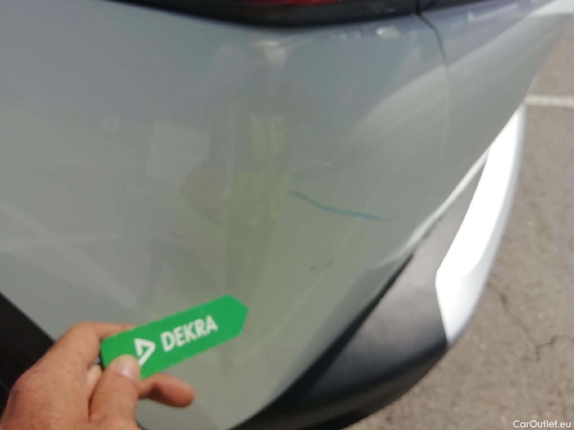  Peugeot  2008 PEUGEOT  / 2019 / 5P / todoterreno Allure BlueHDI 100 S&S BVM6 (AC) #22