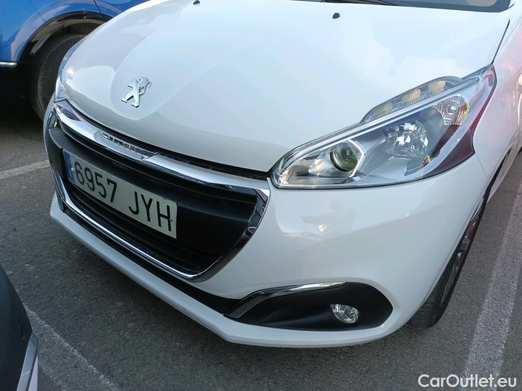  Peugeot  208 PEUGEOT  5p 1G berlina con portón 5P STYLE 1.6 BlueHDi 100 #10