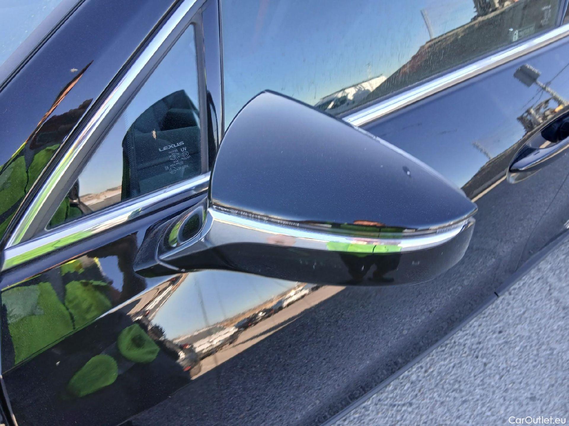  Lexus  UX LEXUS  / 2018 / 5P / todoterreno 2.0 250h F Sport 4WD #6