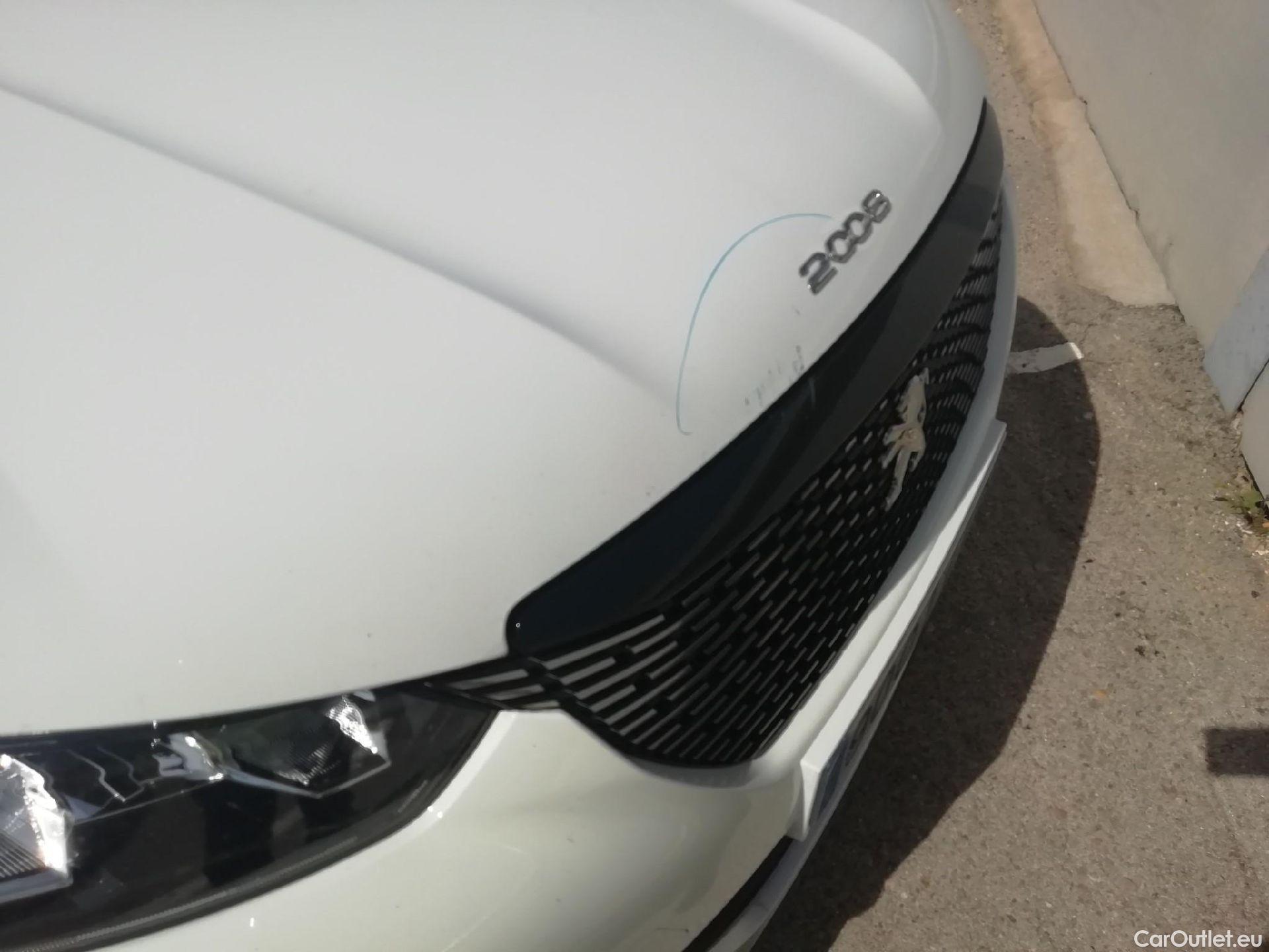  Peugeot  2008 PEUGEOT  / 2019 / 5P / todoterreno Allure BlueHDI 100 S&S BVM6 (AC) #2