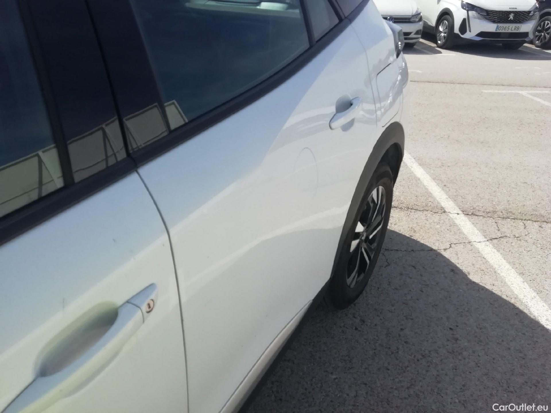  Peugeot  2008 PEUGEOT  / 2019 / 5P / todoterreno Allure BlueHDI 100 S&S BVM6 (AC) #20