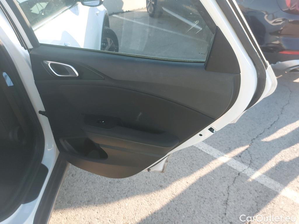  KIA  XCeed KIA  / 2019 / 5P / todoterreno 1.0 T-GDi Drive 88kW (120CV) #9