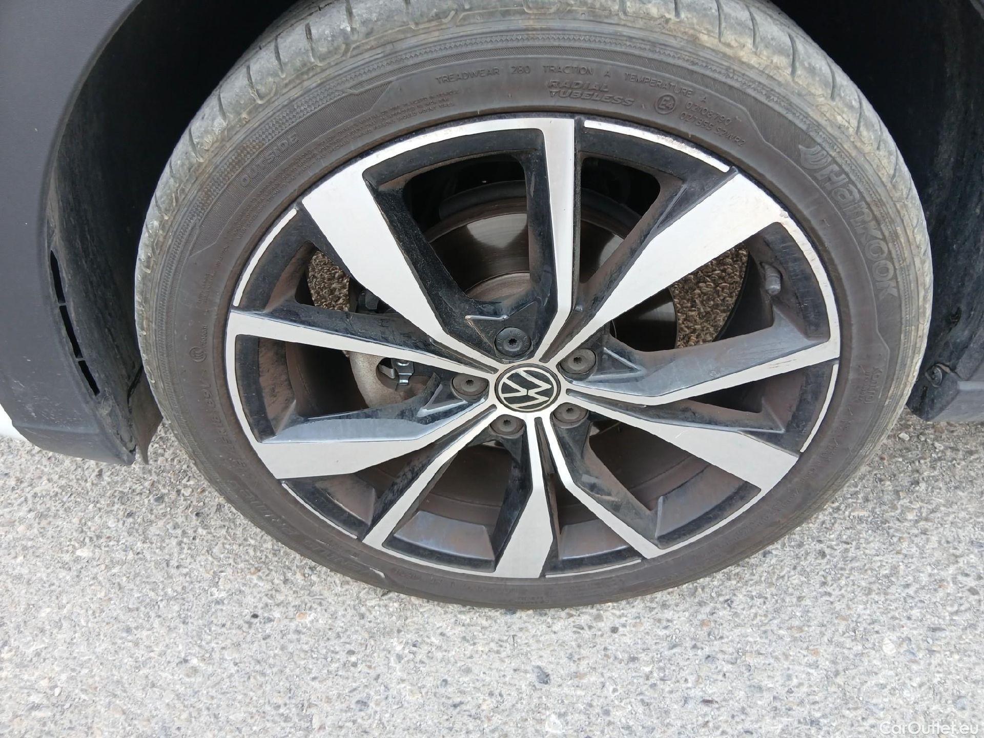  Volkswagen  Taigo VOLKSWAGEN  / 2021 / 5P / todoterreno R-Line 1.0 TSI 81kW (110CV) DSG #3