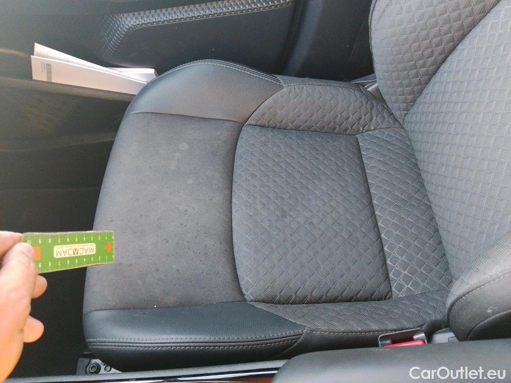  Toyota  C-HR TOYOTA  / 2019 / 5P / todoterreno 2.0 180H Advance #18