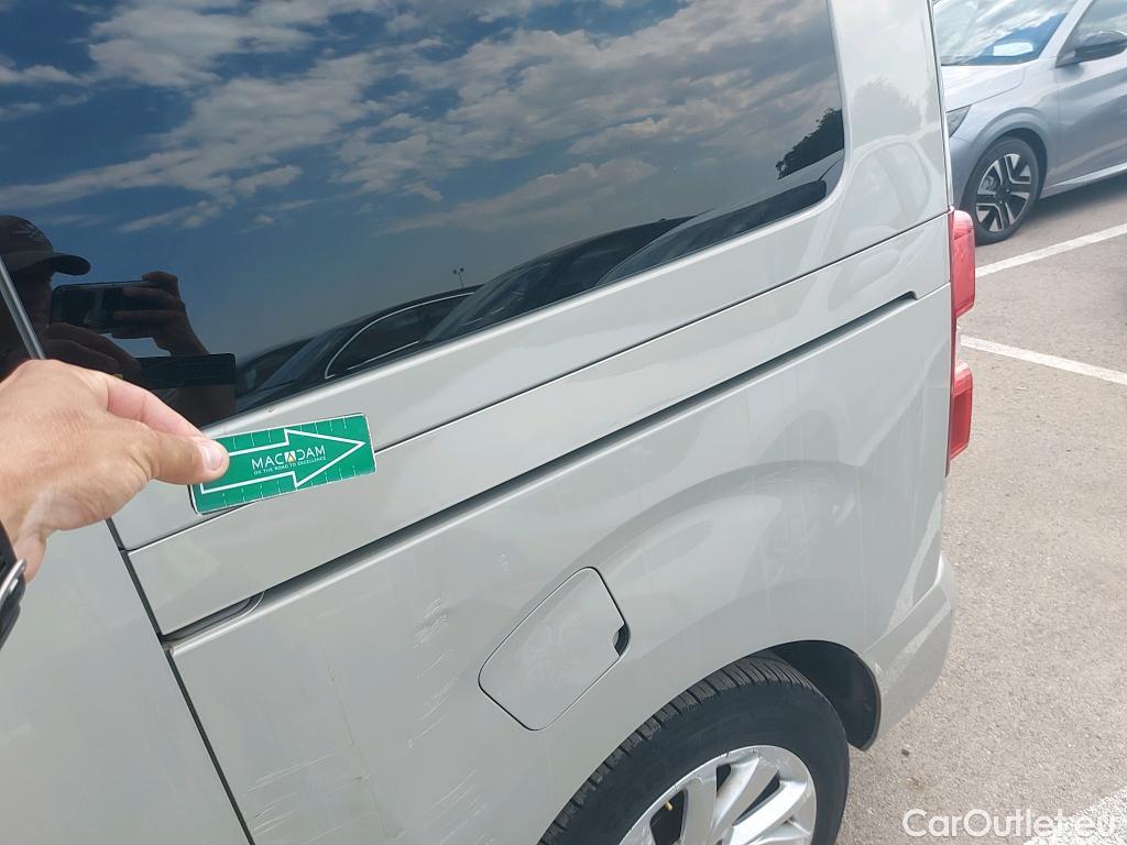  Citroen  C4 Picasso CITROEN Spacetourer / 2016 / 5P / combi Talla M BlueHDi 130KW EAT8 Rip Curl(SP) IND #19