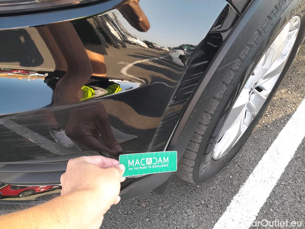  Volvo  XC 40 VOLVO XC40 / 2017 / 5P / todoterreno 1.5 T2 Momentum Auto #2