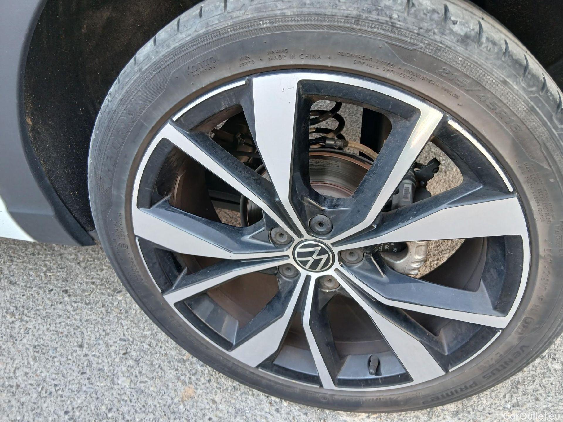  Volkswagen  Taigo VOLKSWAGEN  / 2021 / 5P / todoterreno R-Line 1.0 TSI 81kW (110CV) DSG #9