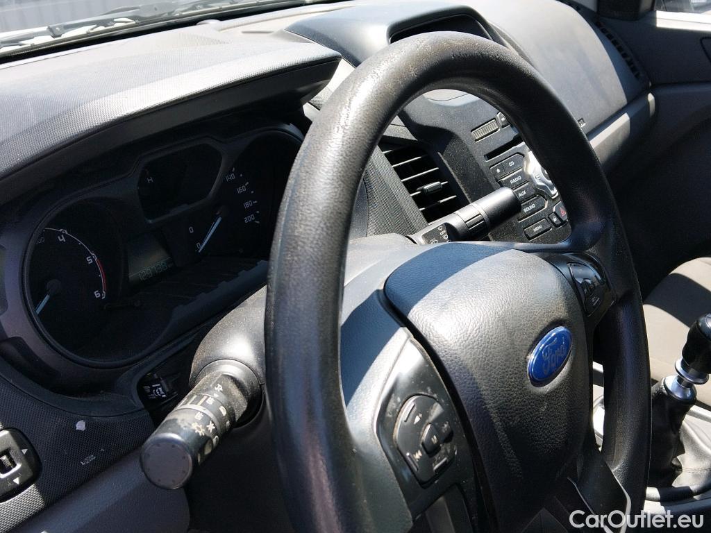  Ford  Ranger FORD  VU 4p 6G pickup 2.2 TDCi 150cv 4x4 Doble Cabina XL #47