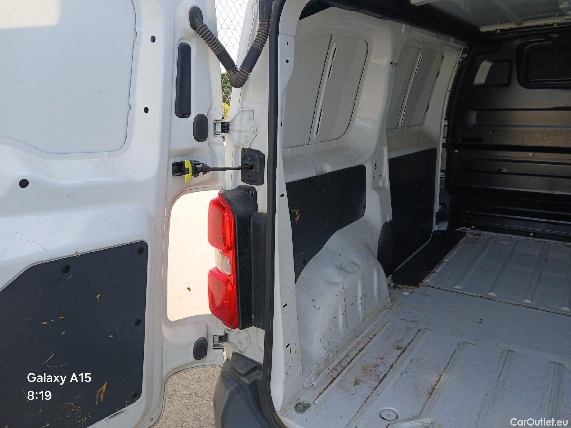  Opel  Vivaro OPEL  / 2019 / 4P / furgón 1.5 Diésel 74kW (100CV) M Std Express (AC) #15