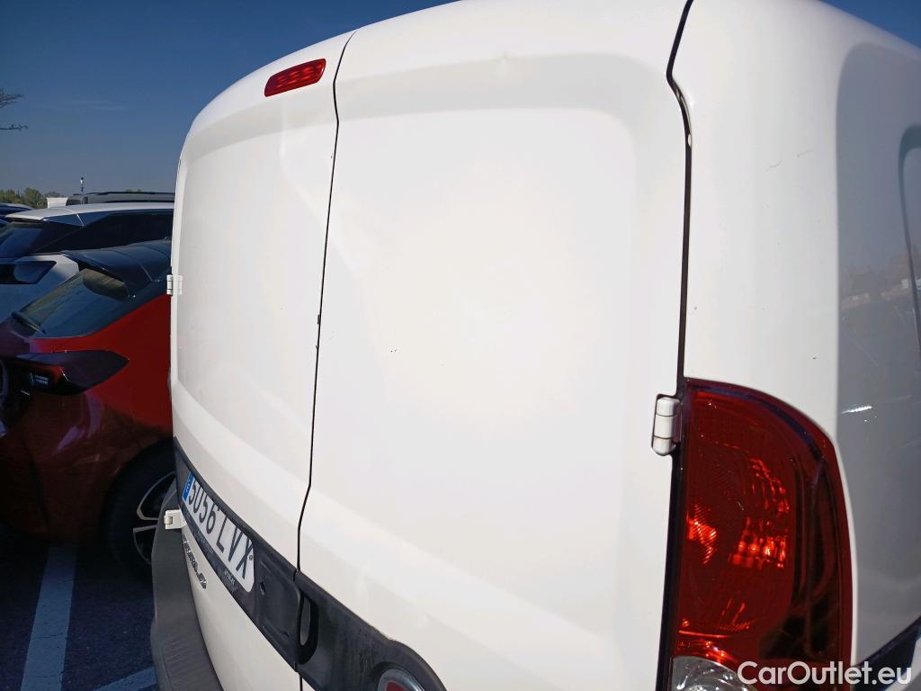  Fiat  Doblo FIAT Doblò Cargo/2015/4P/furgón derivado de turismo Cargo SX 1.6 Mjet 66kW (90CV) (AC) #21