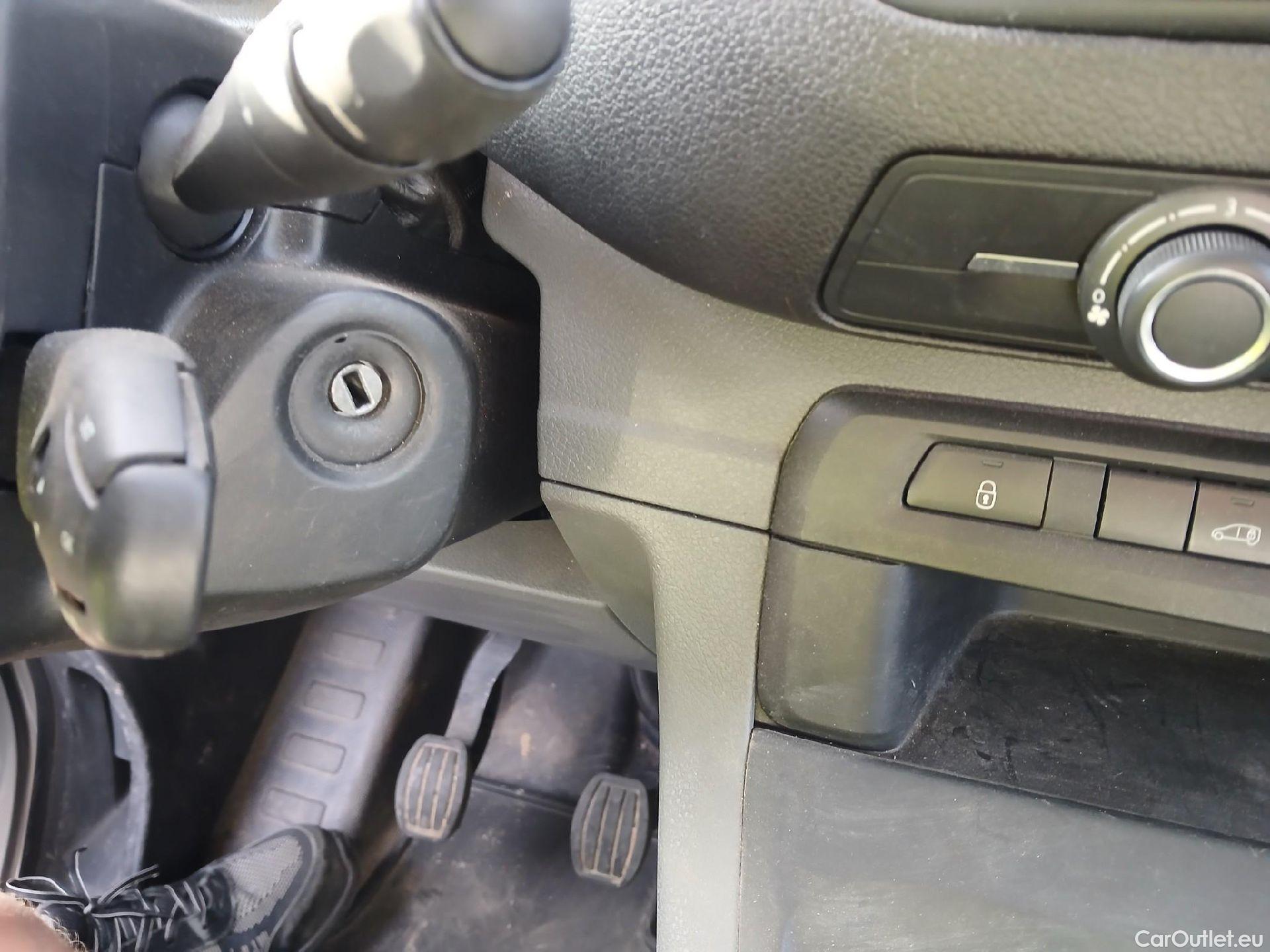  Opel  Vivaro OPEL  / 2019 / 4P / furgón 1.5 Diésel 74kW (100CV) M Std Express (AC) #1